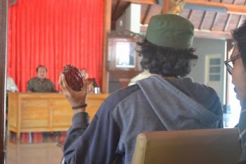 Bupati Banyumas Janji Fasilitasi Penyelesaian Sengketa Tanah Desa Darmakradenan