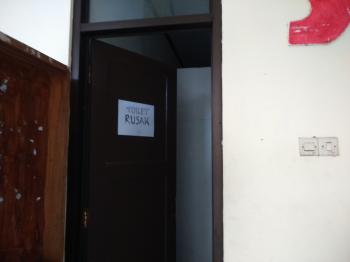 Toilet rusak di PKM. Foto: Imma Mahmudah