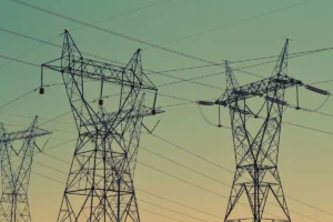 Menara utama untuk penyaluran listrik terbarukan.