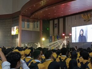 Penampilan Feby Putri sebagai Guest Star dalam Soedirman Student Summit (S3) Day 1 (11/08/2025) (beritaunsoed.com/Ryu Athallah Raihan)