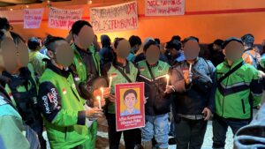 Komunitas Ojek Online yang Turut Serta pada Aksi Kamisan Purwokerto di Tesda Purwokerto (29/08/25) (beritaunsoed.com/Ratih Anjar Putri).