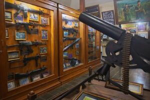 Koleksi senjata di Museum Soesilo Soedarman. (10/02/2026) (Beritaunsoed.com/Ryu Athallah Raihan)