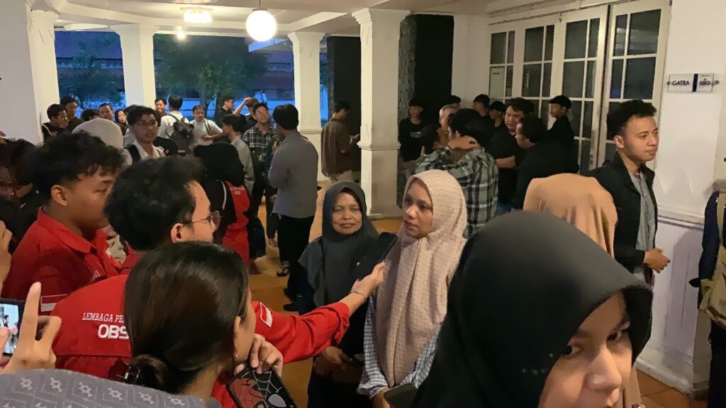 Ibu Korban saat Diwawancara  (2/4/2026) (Beritaunsoed.com /Akhdan Maulana) 