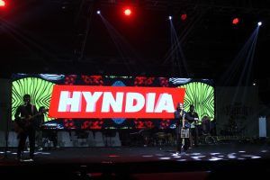 Acara ditutup dengan penampilan dari Hyndia (26/6/2026) (Beritaunsoed.com/Muhamad Ade Ravi)