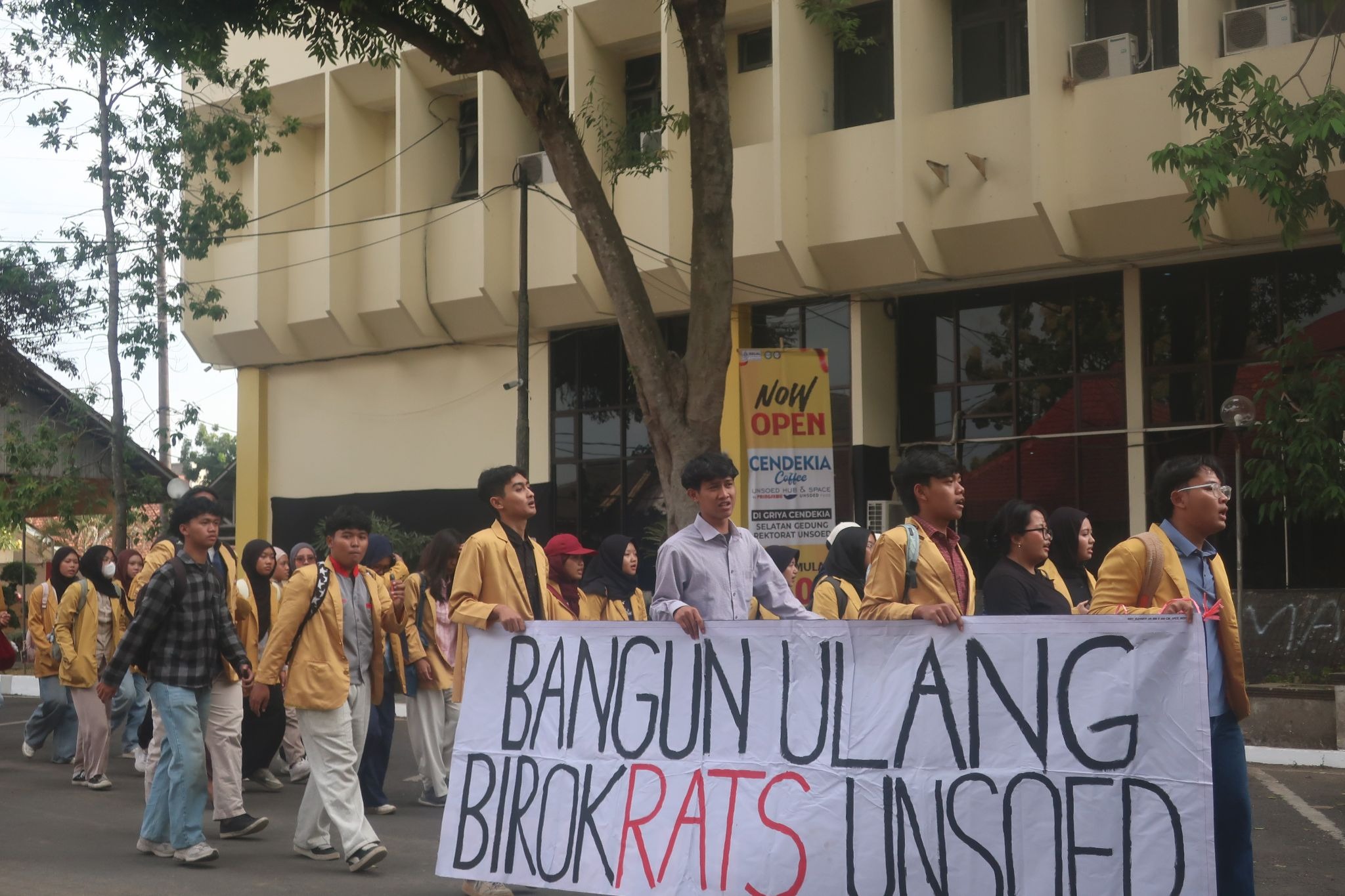 Tuntut Transparansi Birokrasi, Mahasiswa Unsoed Bawakan Delapan Tuntutan