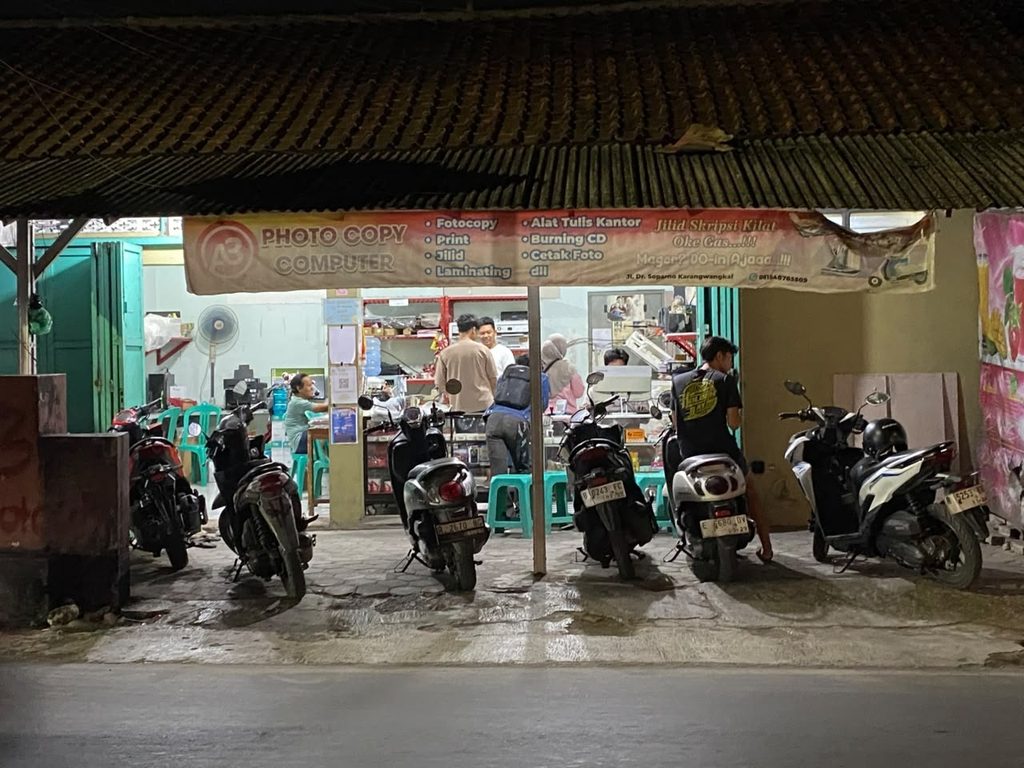 (A3 Fotocopy usaha yang melayani kebutuhan cetak, fotokopi, dan jilid mahasiswa di sekitar kampus (9/11/2026) (Beritaunsoed.com/Kania Nurma Gupita) 