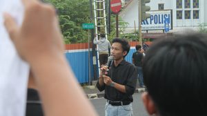 Presiden BEM Unsoed menyerukan massa aksi untuk terus bersuara serta menuntut kebebasan berpendapat kepada pemerintah (03/09/2026) (Beritaunsoed.com/Ryu Athallah Raihan)